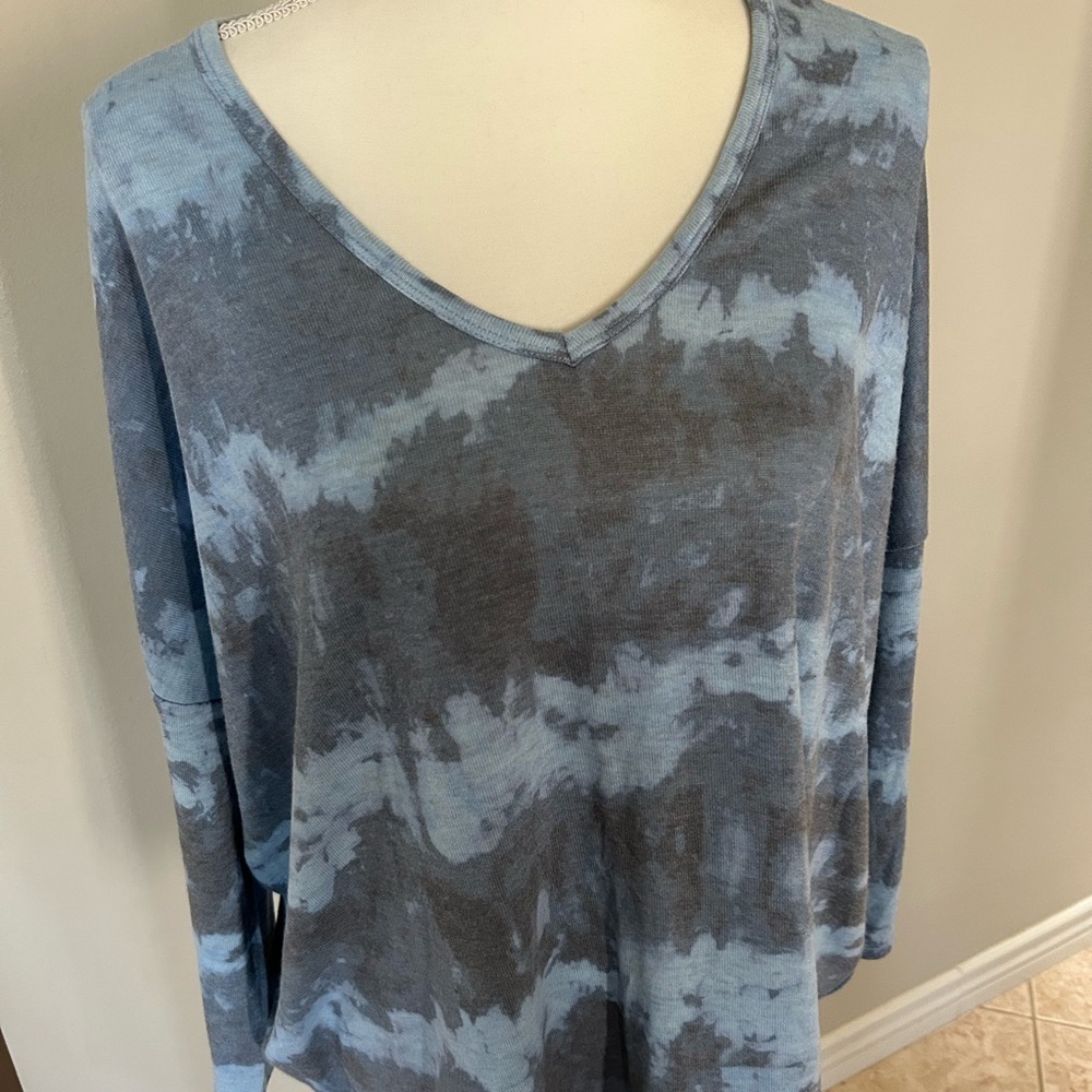 Democracy Blue and Gray Tie-Dye 3/4 Sleeve Top - Picture 2 of 10